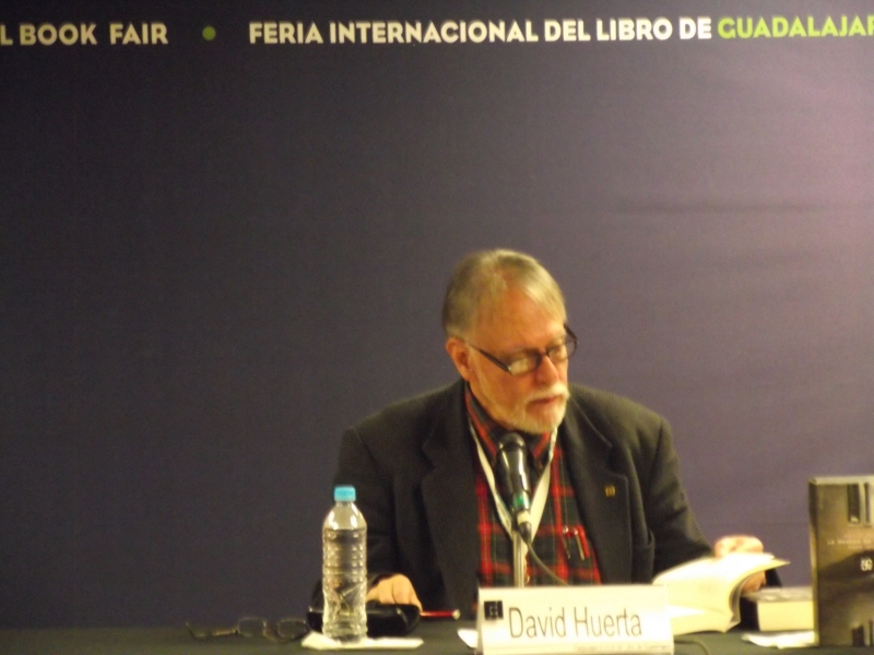 El poeta David Huerta en la presentación del libro. Foto: Jonathan Bañuelos